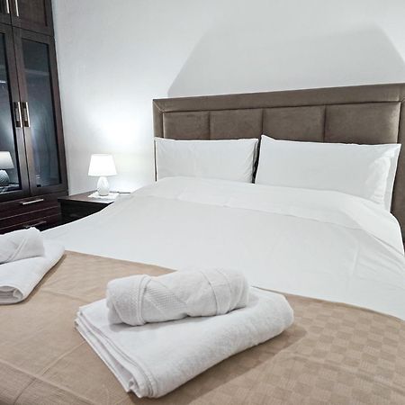 Lake Park 2Br Apartment Tirana Eksteriør billede