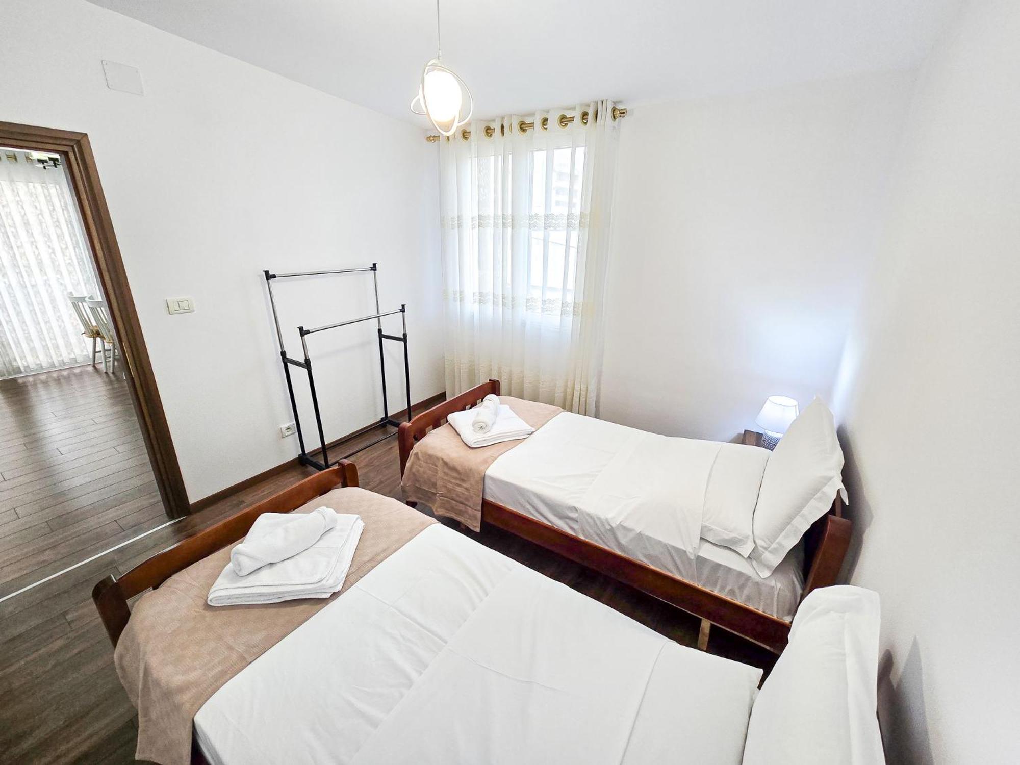 Lake Park 2Br Apartment Tirana Eksteriør billede