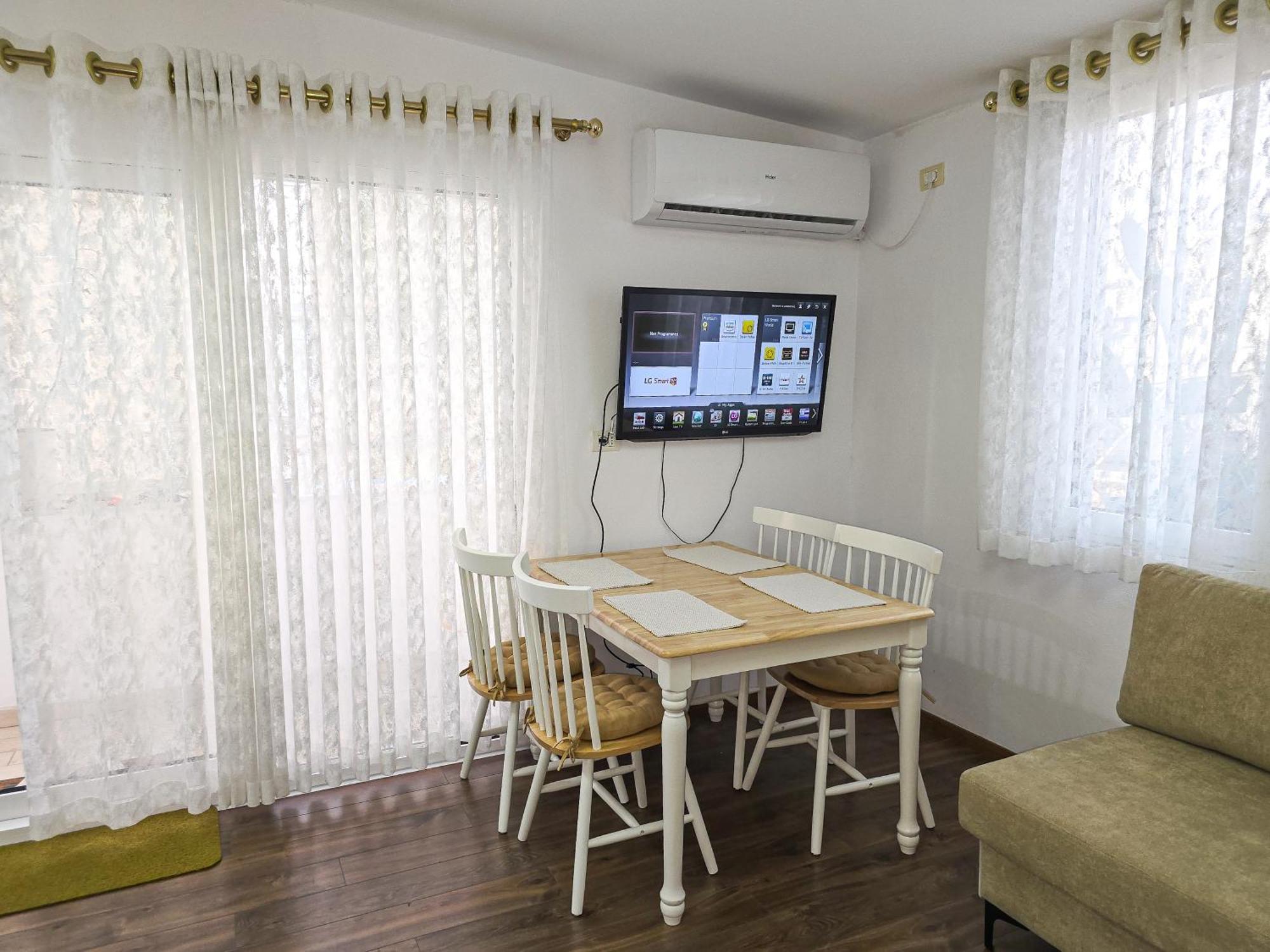 Lake Park 2Br Apartment Tirana Eksteriør billede