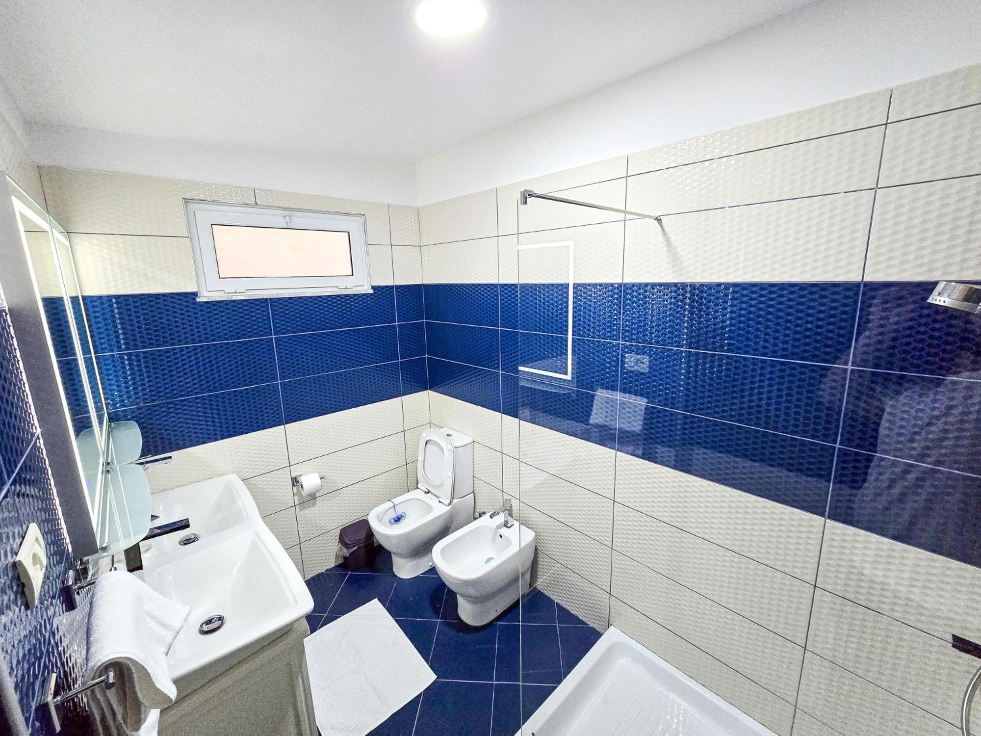 Lake Park 2Br Apartment Tirana Eksteriør billede