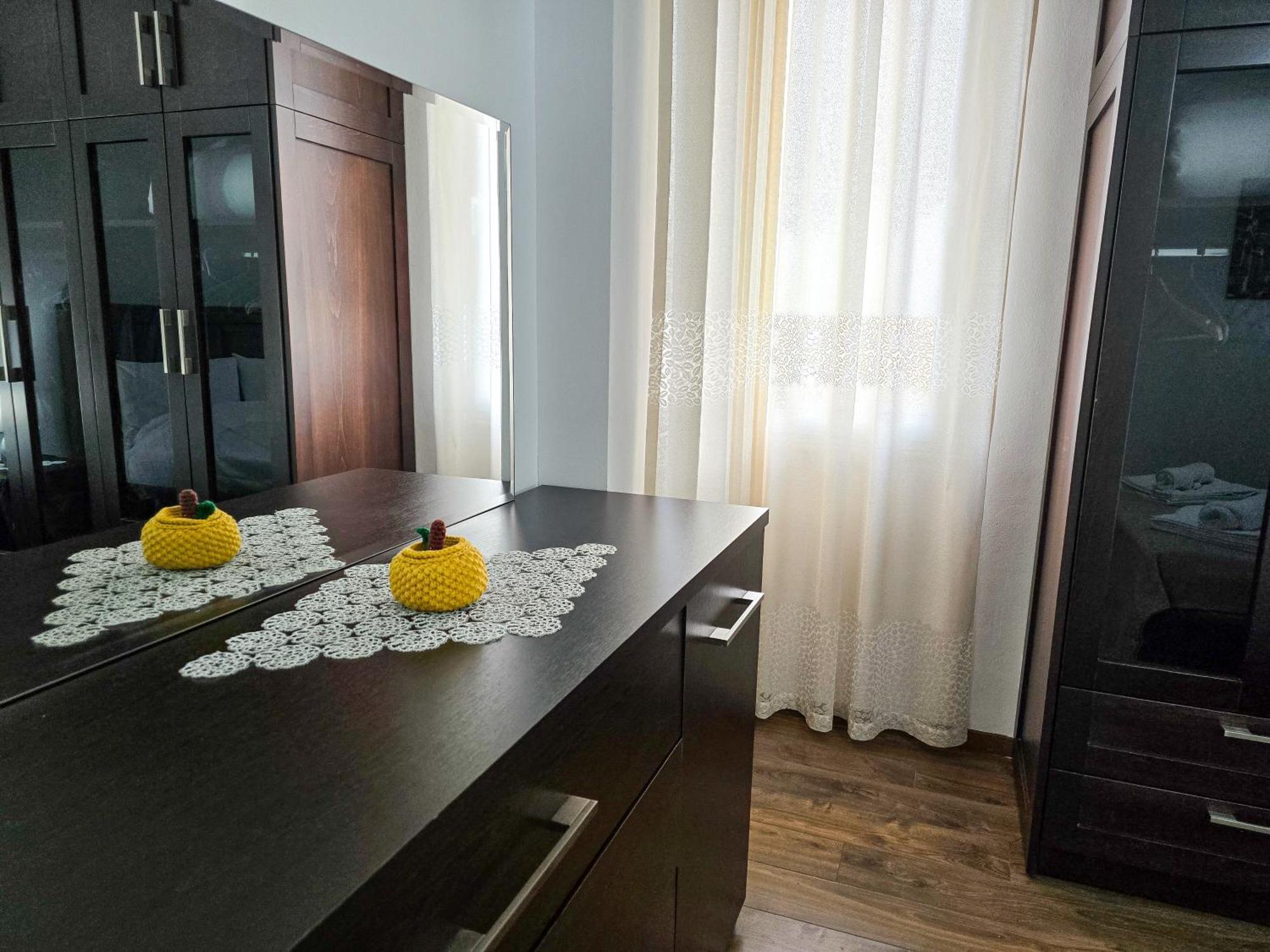 Lake Park 2Br Apartment Tirana Eksteriør billede
